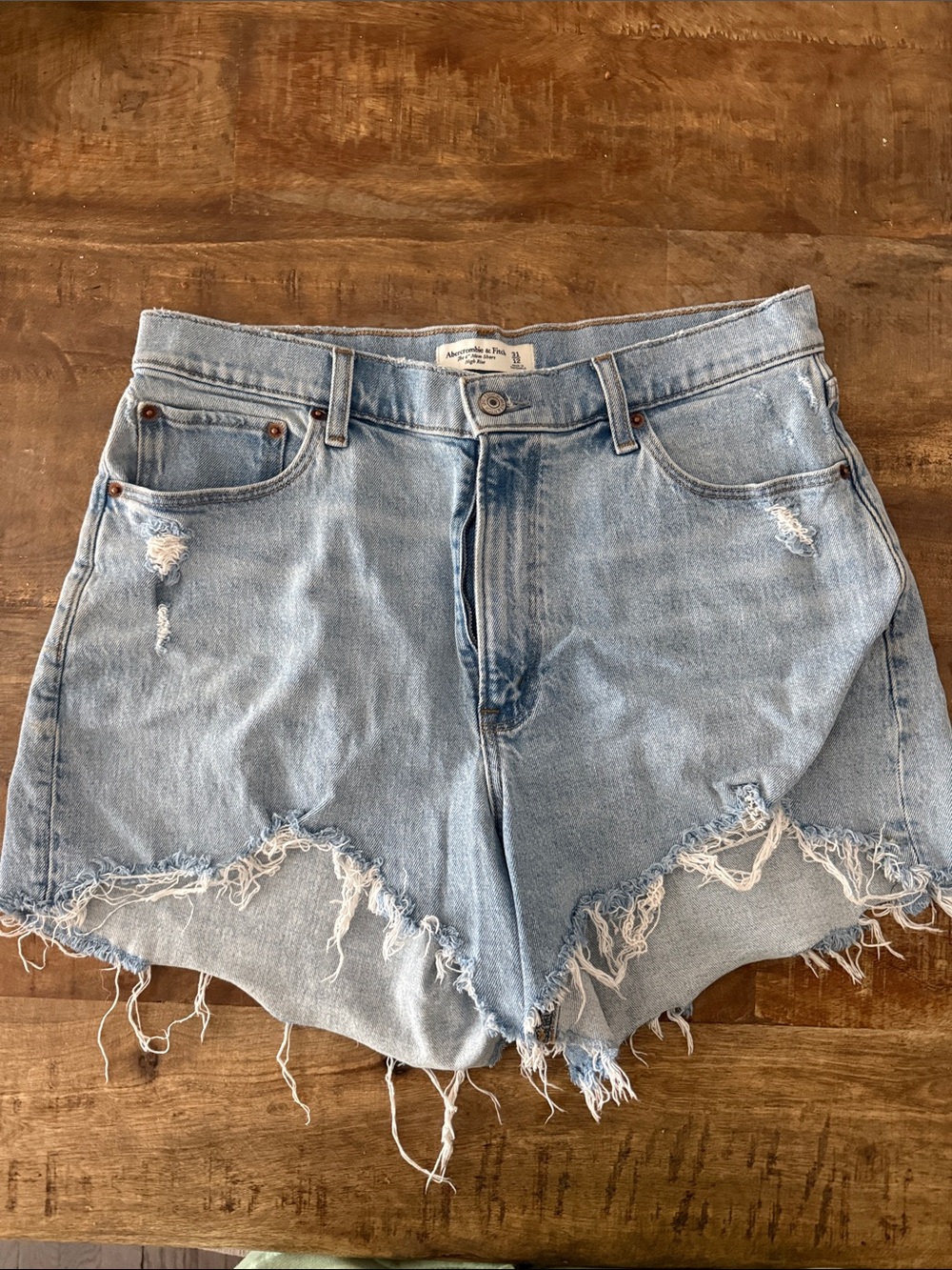 Abercrombie & Fitch Mom Short | High Rise Distressed Denim Shorts | Size 31